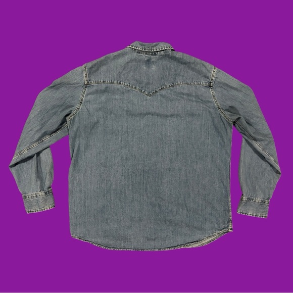 Levi’s Denim Button-Up Shirt - Picture 2 of 4